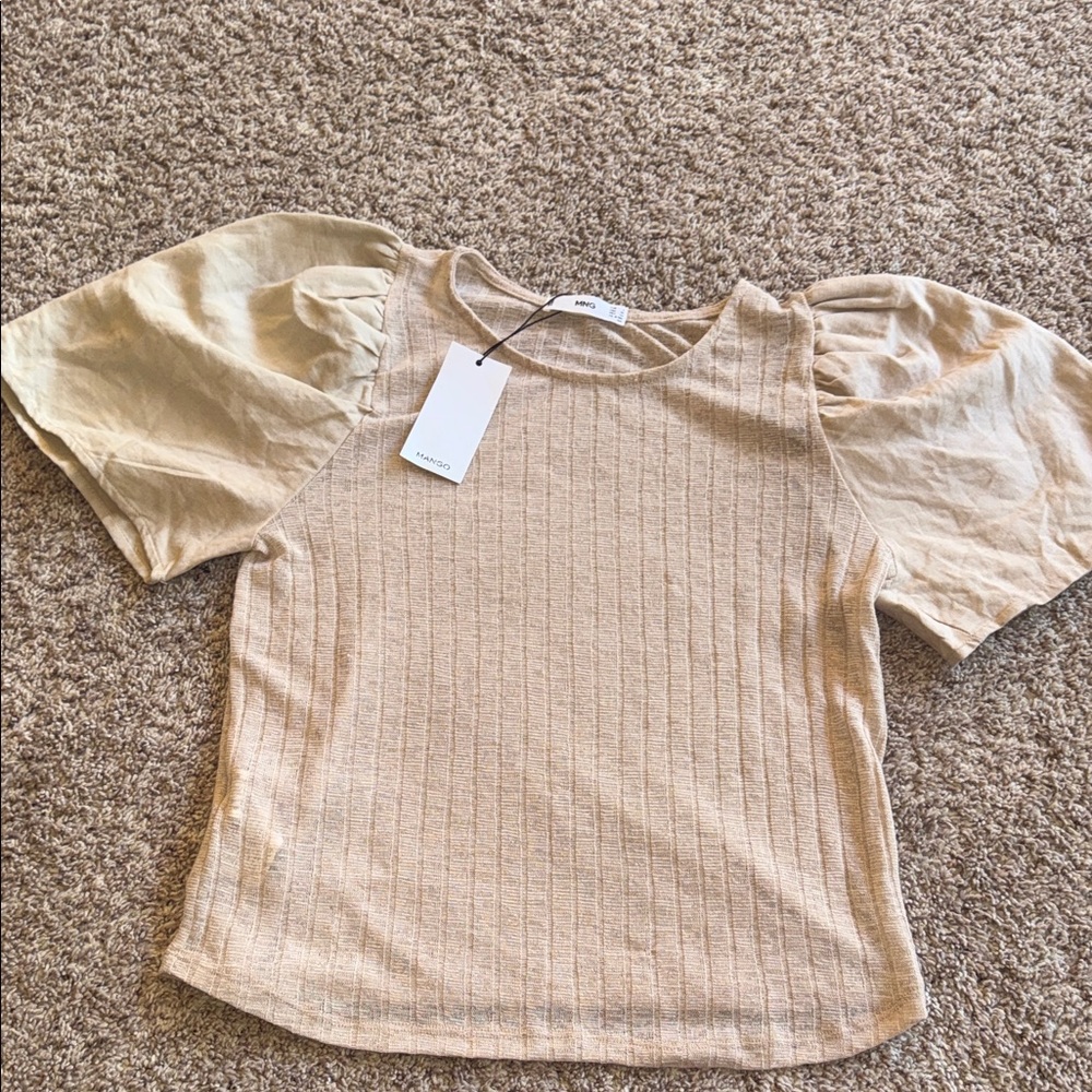 Mango 100% polyester cream colored puff sleeve shirt size xs/s